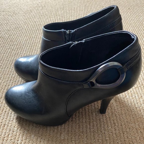 Reba Shoes - Reba Leather Heel Booties w/Buckle